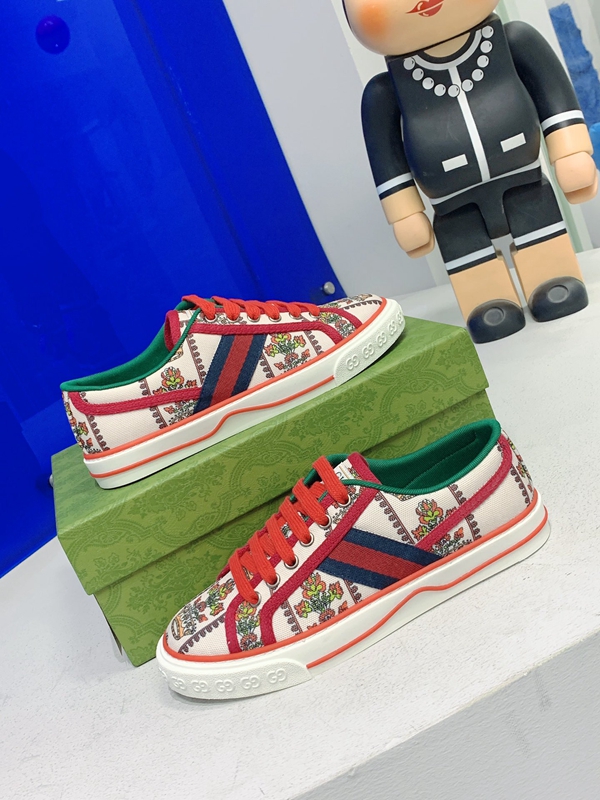 グッチ靴素材ディテール